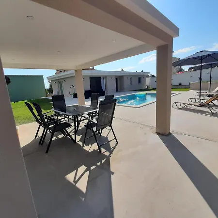 Βίλα Monte Vernal