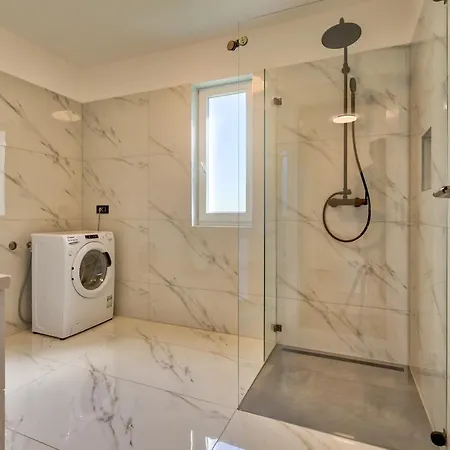 Monte Vernal Βίλα Πούλα