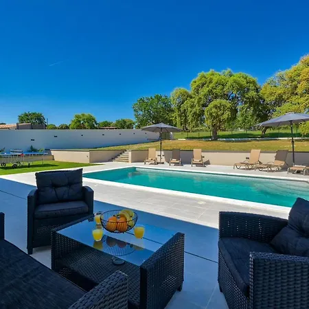 Monte Vernal Пула