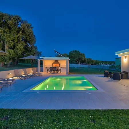 Вилла Monte Vernal *