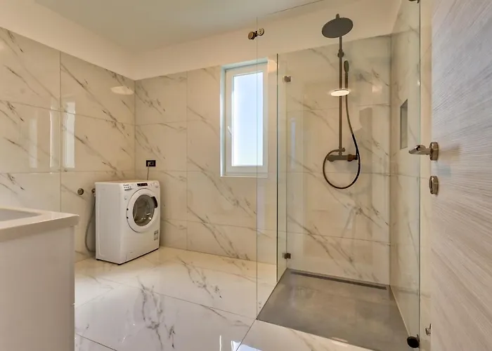 Monte Vernal Villa Pola