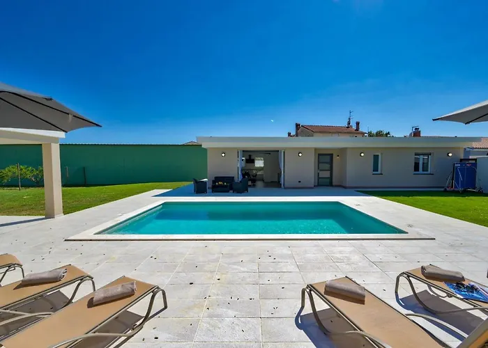 Monte Vernal Villa *