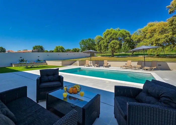 Monte Vernal פולה