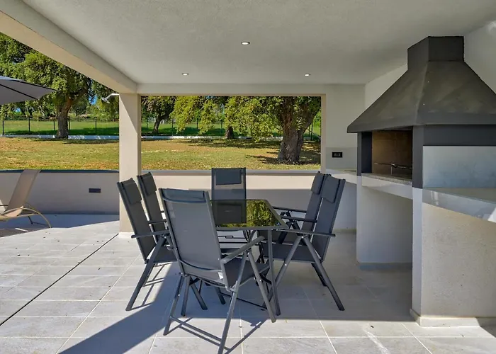 וילה Monte Vernal פולה